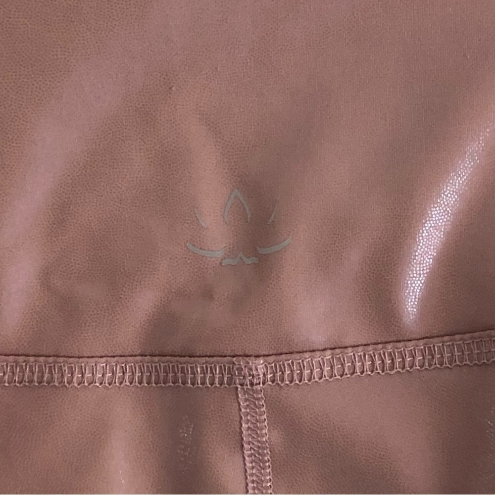 Beyond Yoga Pearlized High Waisted Shine Leggings Pink Large Made USA - Picture 10 of 12